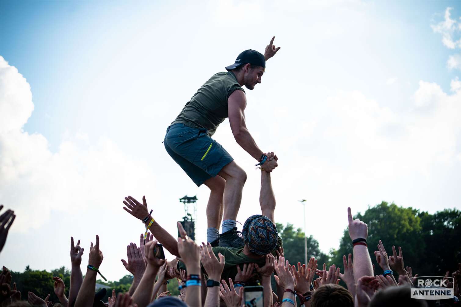 Crowdsurfen bei Rock im Park 2022