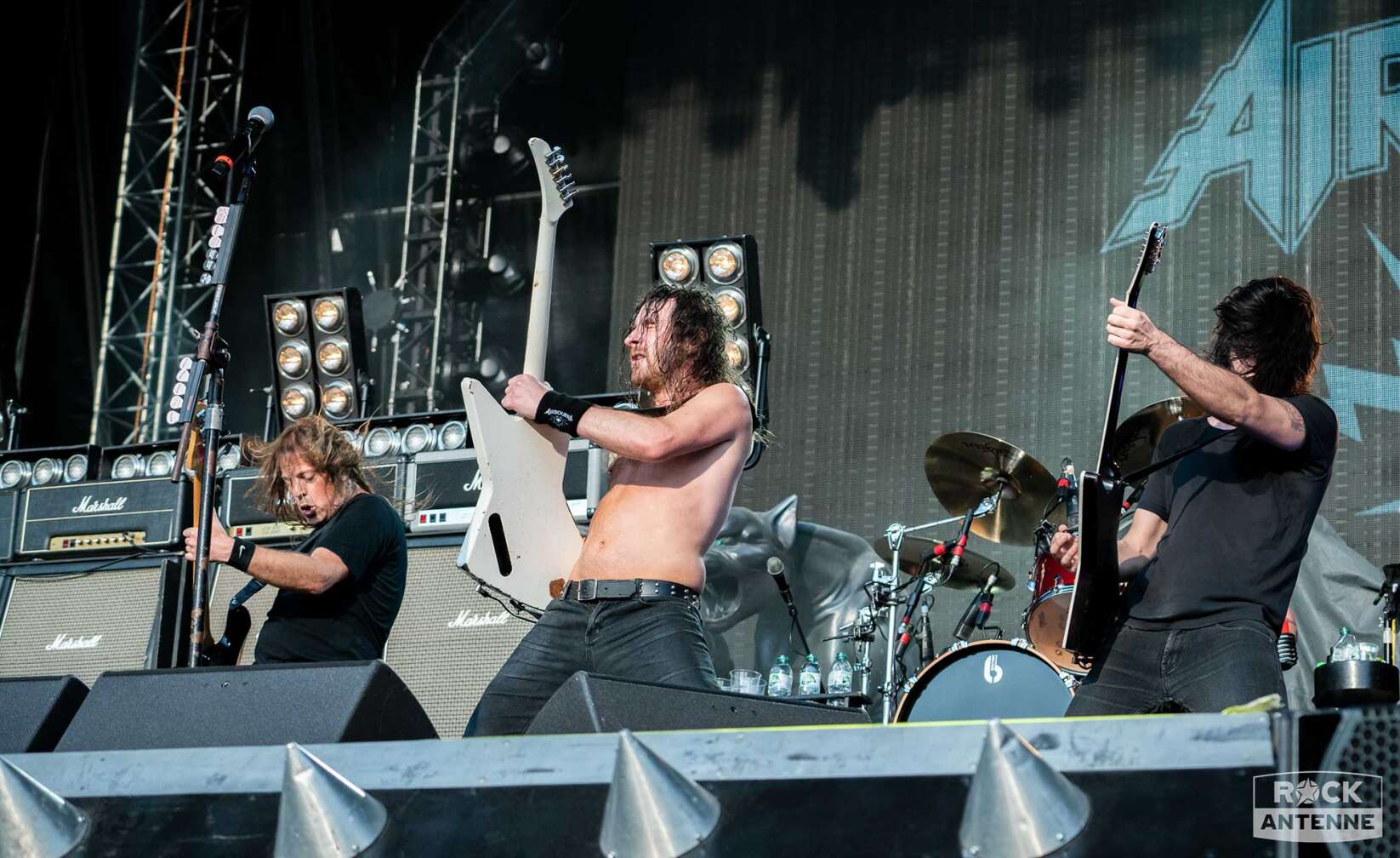 Airbourne beim Konzert am Königsplatz 2023 in München