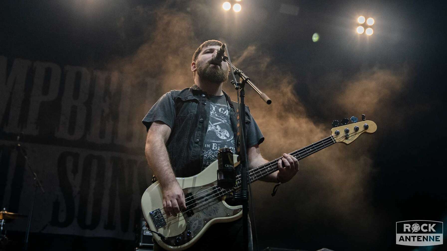 Phil Campbell & The Bastard Sons beim Rock Out Festival