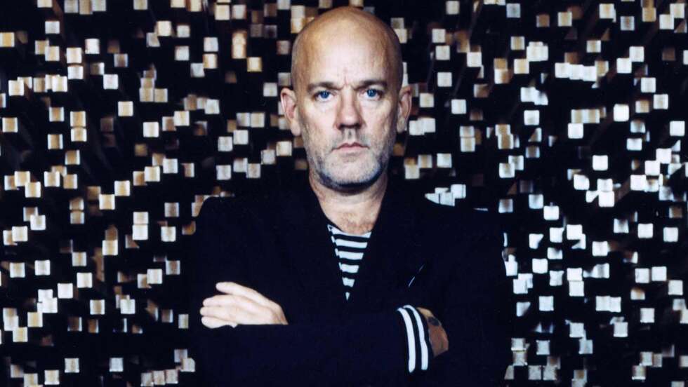 Michael Stipe mit verschränkten Armen