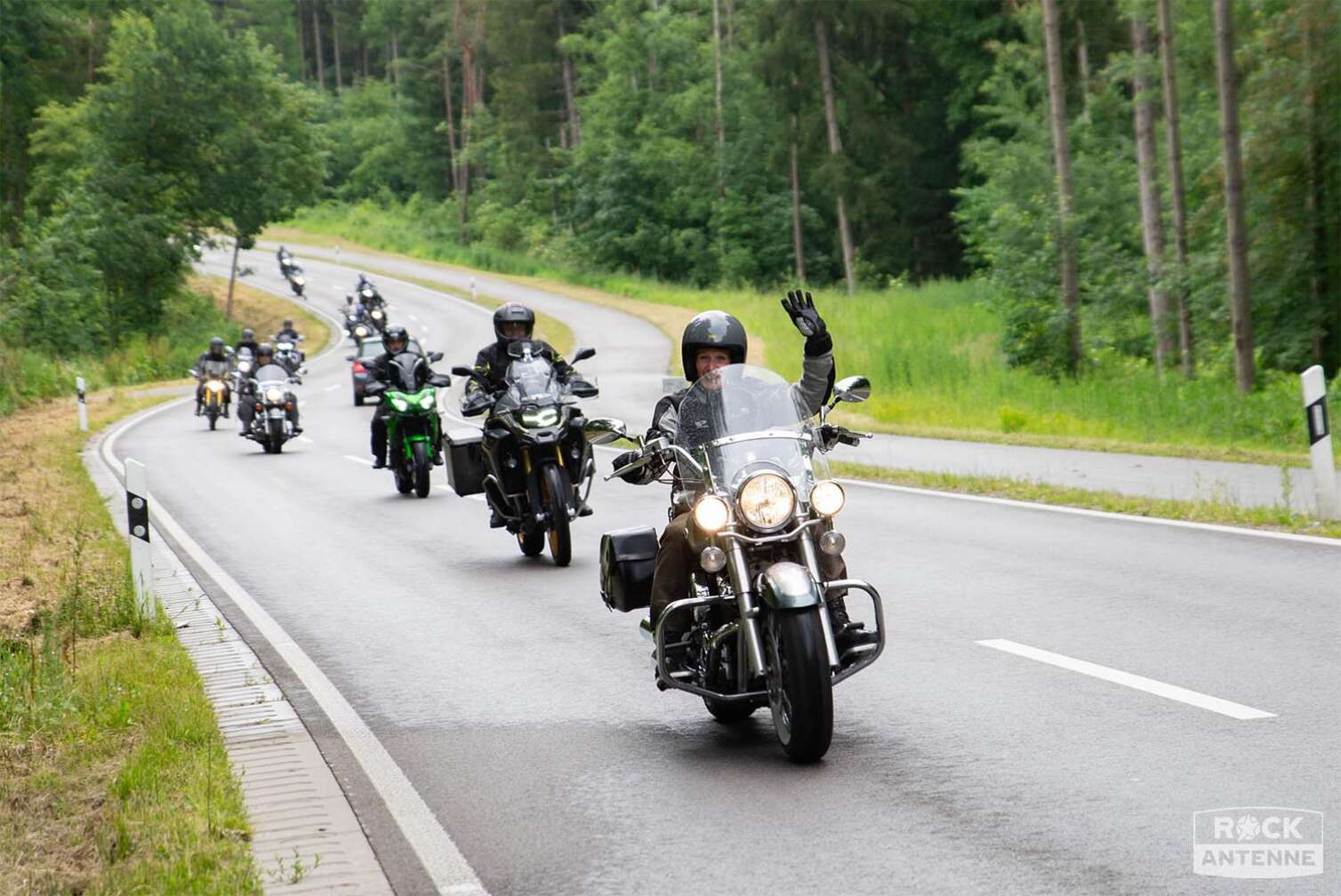 Foto von der ROCK ANTENNE Motorradtour 2024 - Eindrücke von der Tour auf der Straße