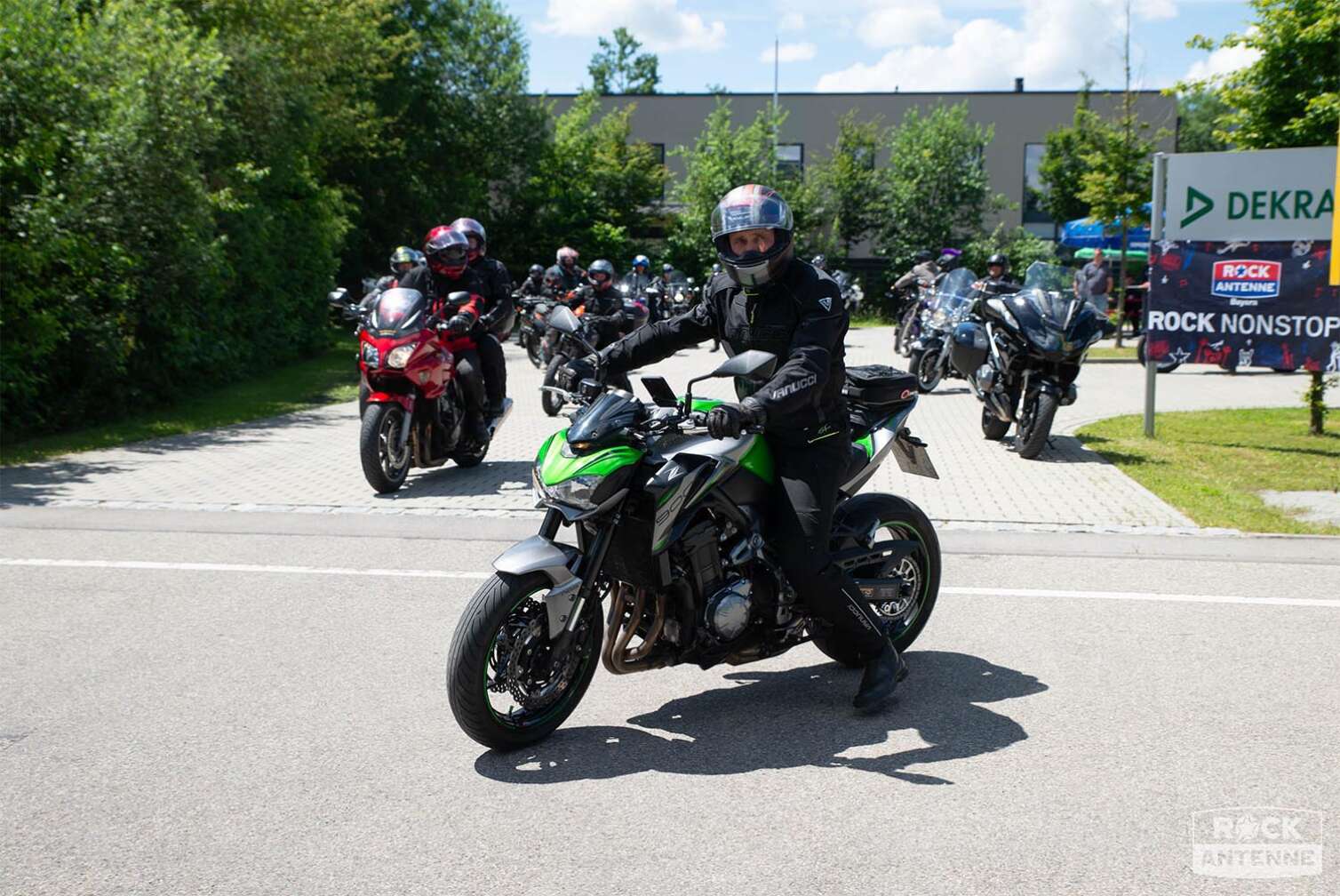 Foto von der ROCK ANTENNE Motorradtour 2024 - Eindrücke von der Tour auf der Straße