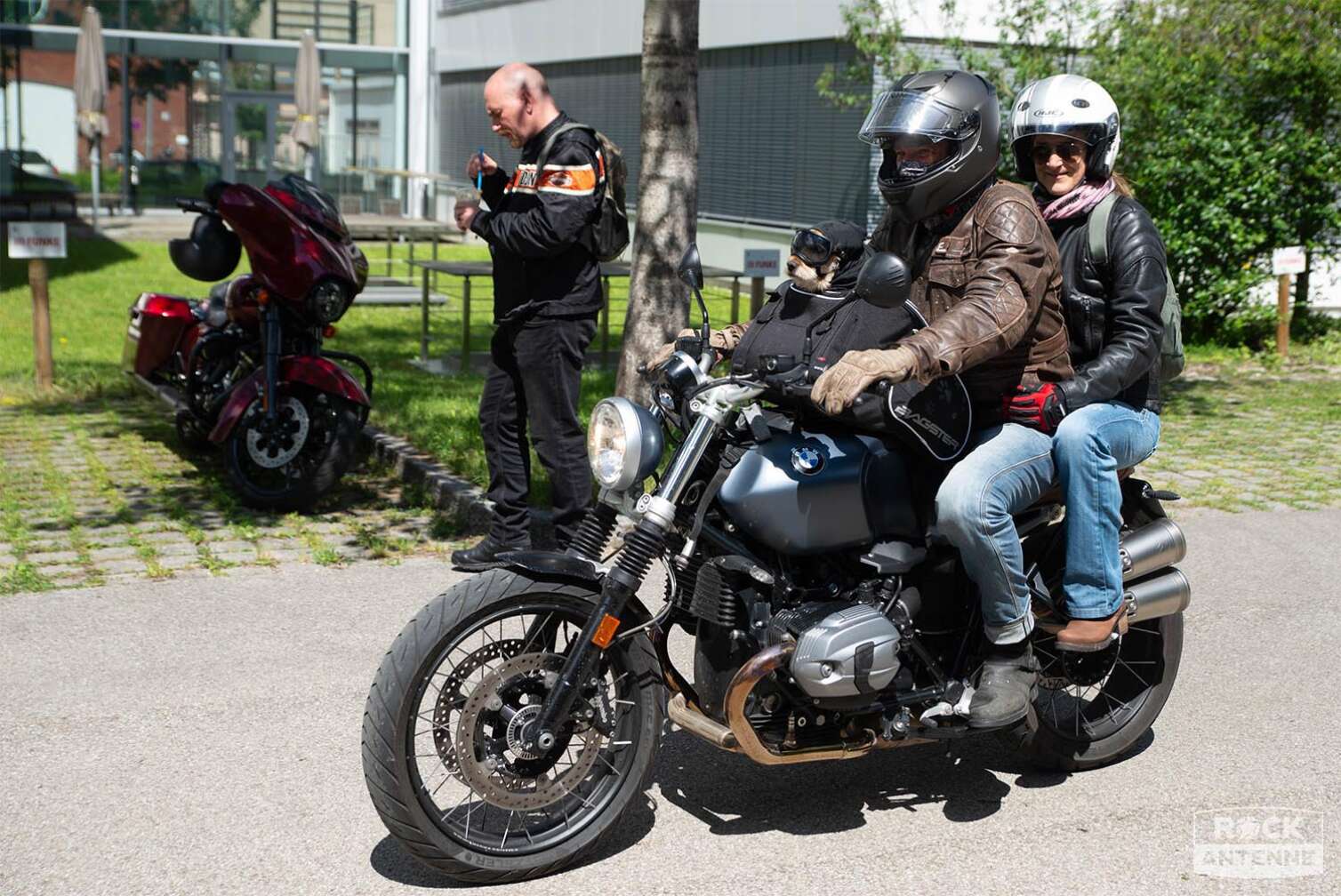 Foto von der ROCK ANTENNE Motorradtour 2024 - Eindrücke von der After Tour Party am ROCK ANTENNE Funkhaus in Ismaning