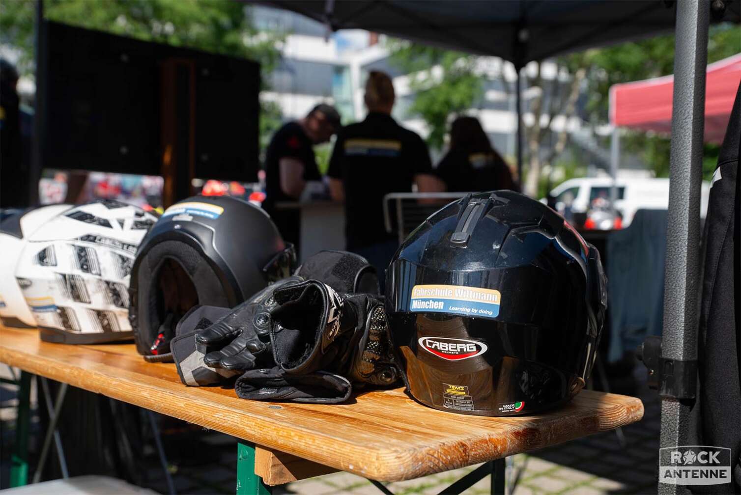 Foto von der ROCK ANTENNE Motorradtour 2024 - Eindrücke von der After Tour Party am ROCK ANTENNE Funkhaus in Ismaning