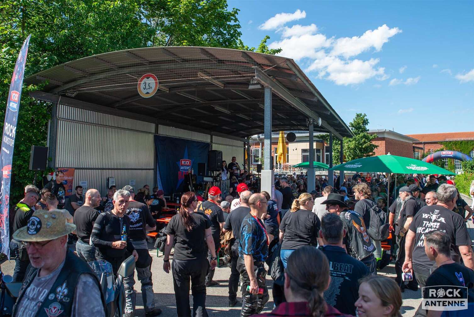 Foto von der ROCK ANTENNE Motorradtour 2024 - Eindrücke von der After Tour Party am ROCK ANTENNE Funkhaus in Ismaning