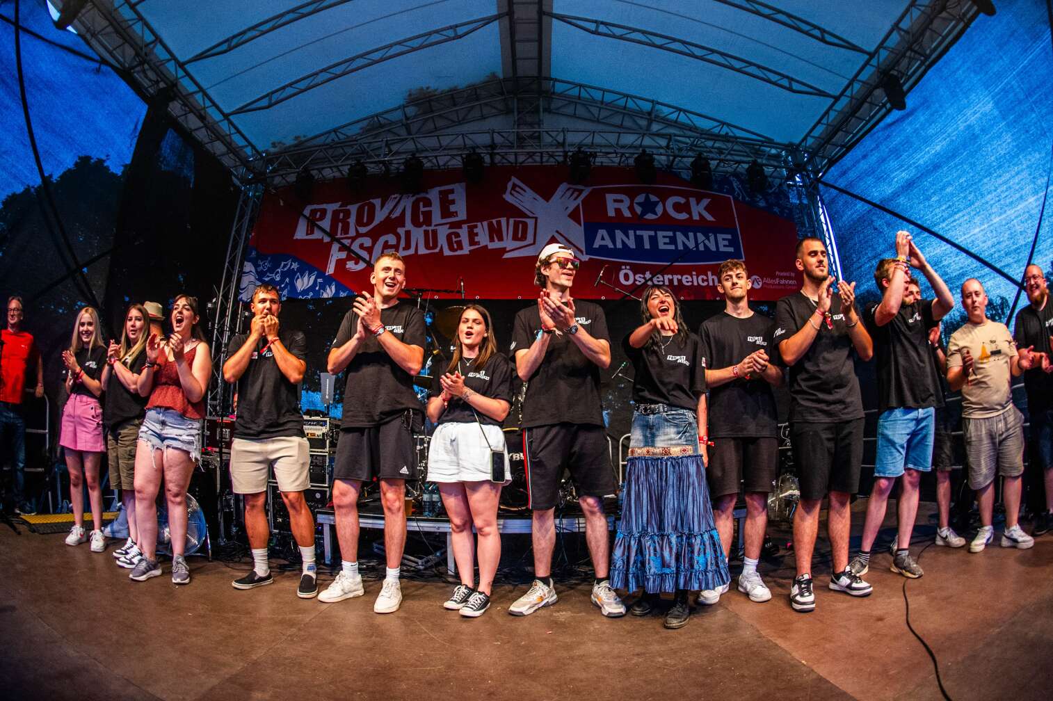 Stimmungsbilder von der FSG Pro-Ge Jugend x ROCK ANTENNE Österreich Bühne am Wiener Donauinselfest 2024