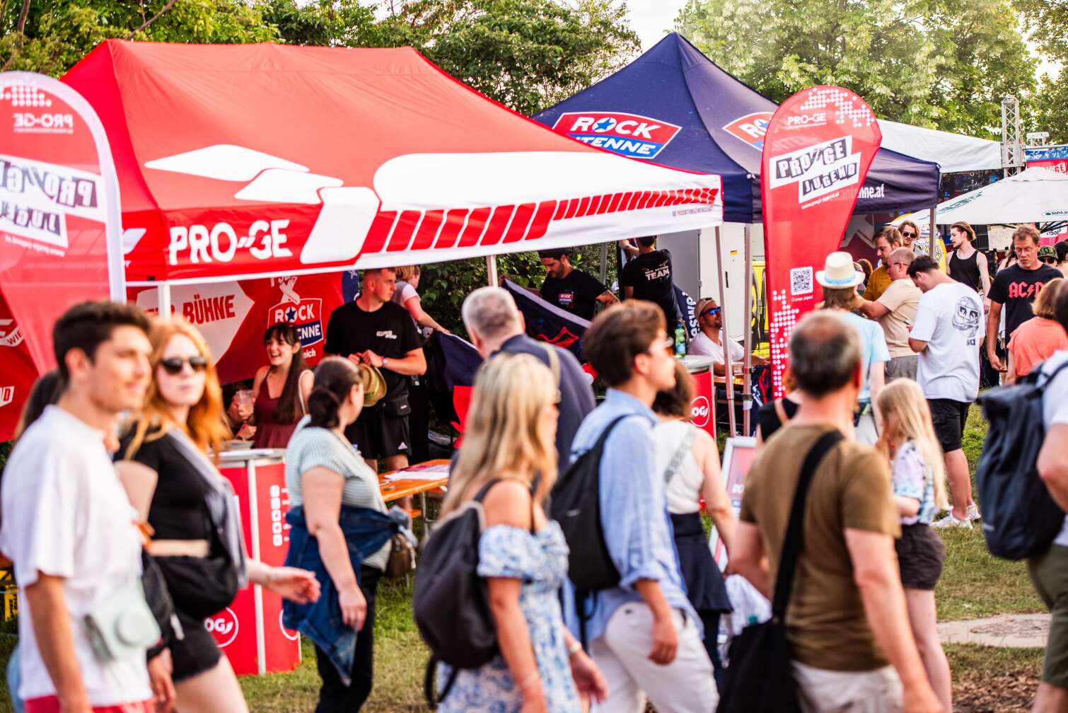 Stimmungsbilder von der FSG Pro-Ge Jugend x ROCK ANTENNE Österreich Bühne am Wiener Donauinselfest 2024