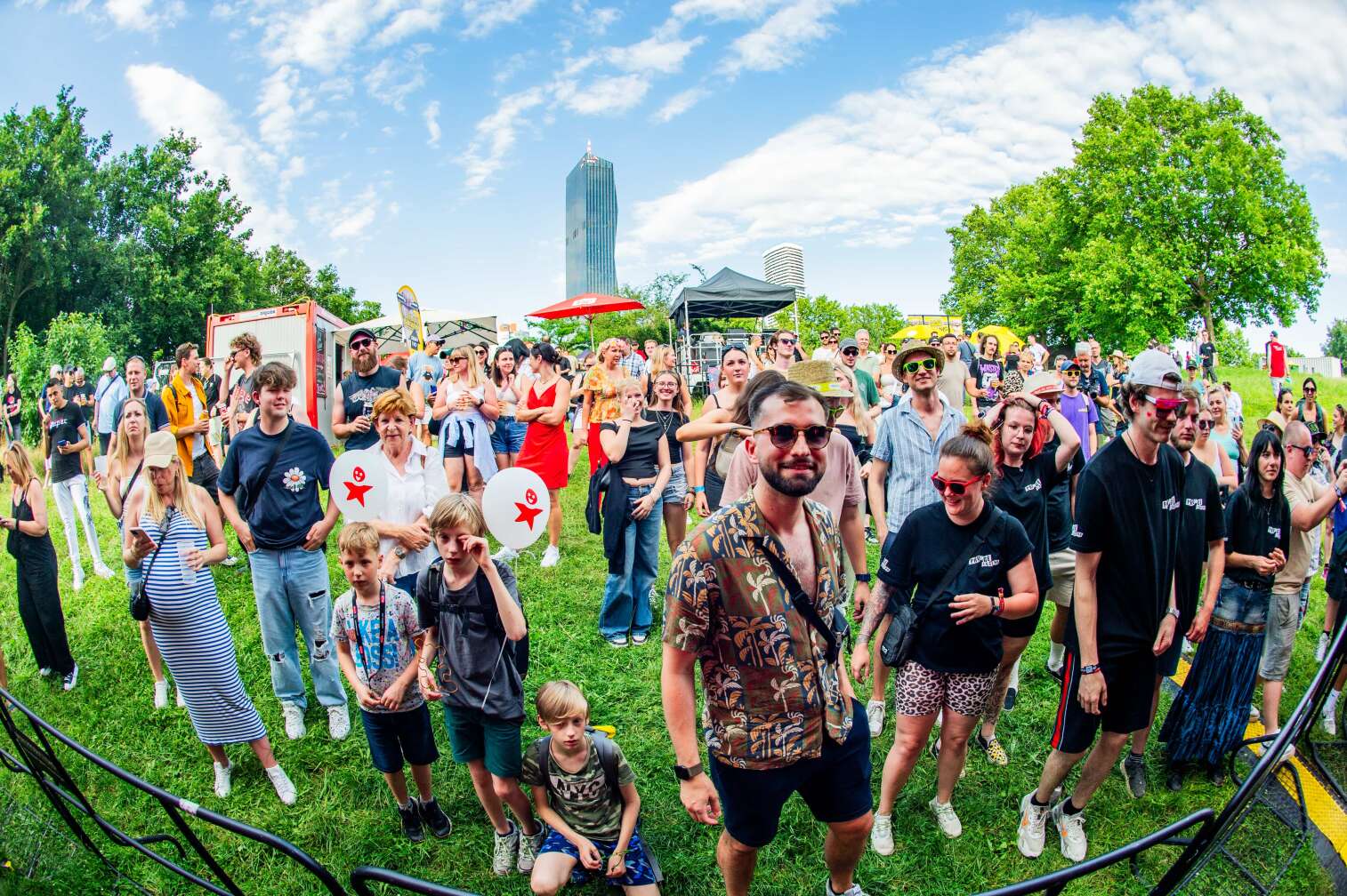 Stimmungsbilder von der FSG Pro-Ge Jugend x ROCK ANTENNE Österreich Bühne am Wiener Donauinselfest 2024