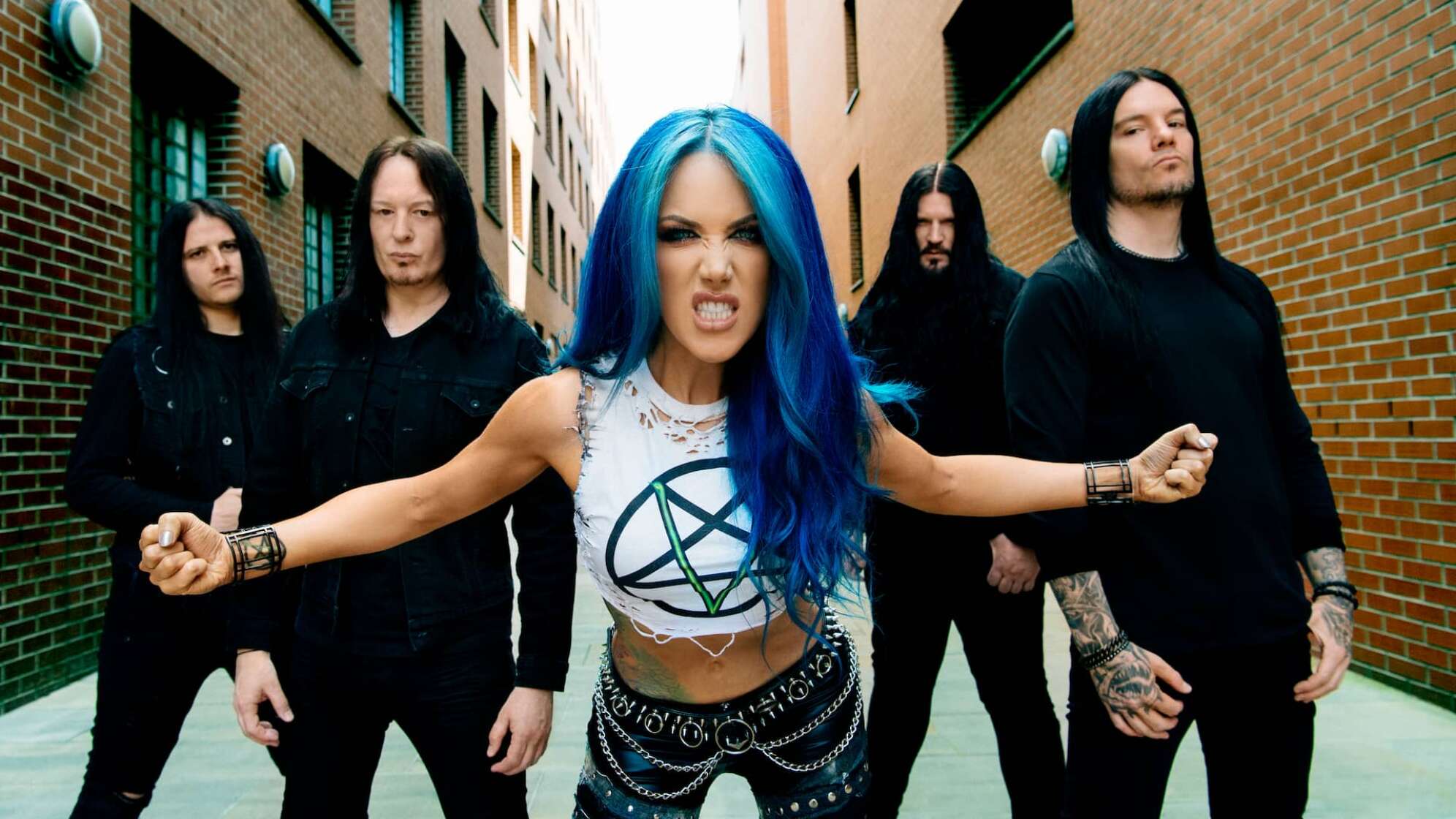 die Bandmitglieder von Arch Enemy